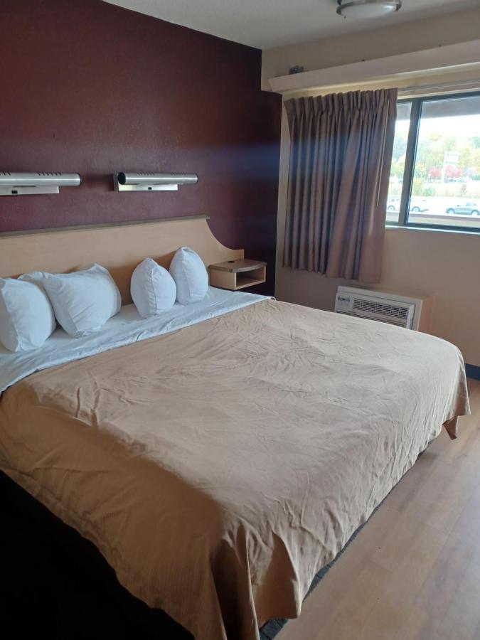 Red Oak Inn Бельвіль Екстер'єр фото